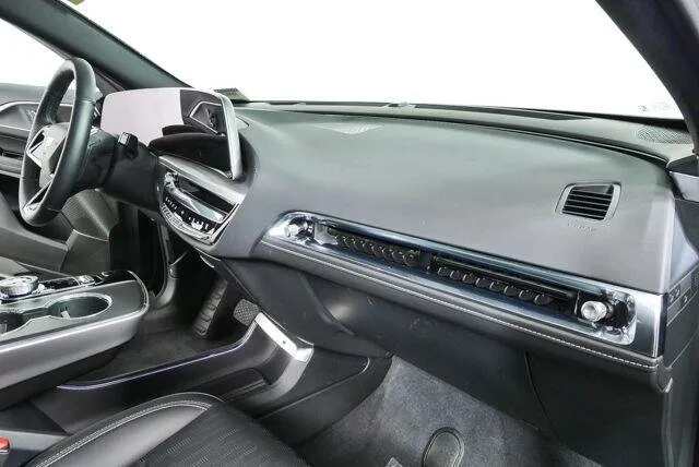 2025 Cadillac LYRIQ Sport 1 thumbnail 34