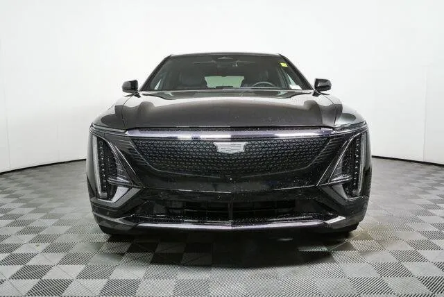 2025 Cadillac LYRIQ Sport 1 thumbnail 6