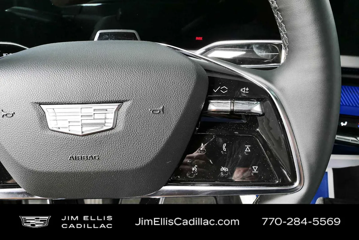 2025 Cadillac OPTIQ Luxury 1 thumbnail 12