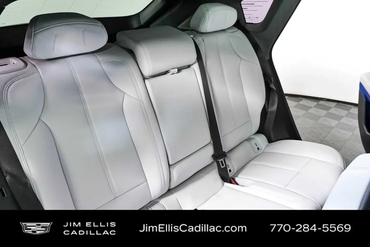 2025 Cadillac OPTIQ Luxury 1 thumbnail 22