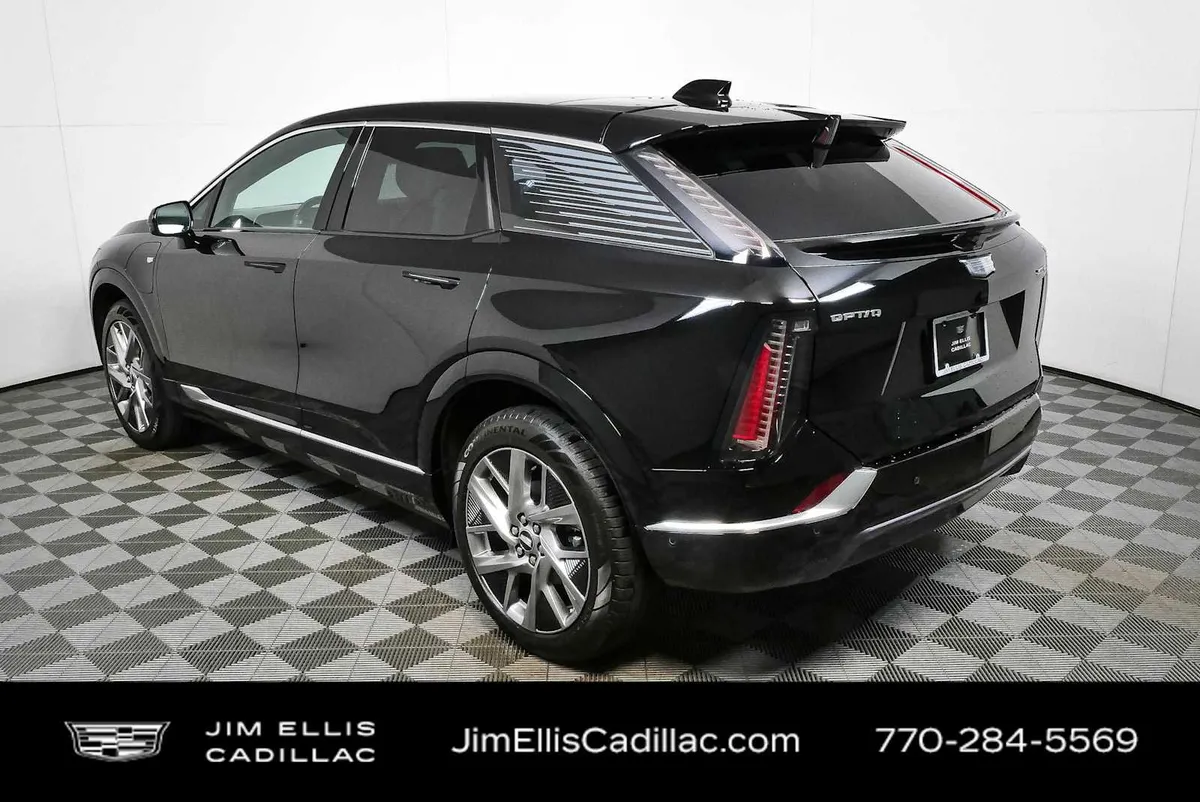 2025 Cadillac OPTIQ Luxury 1 thumbnail 30
