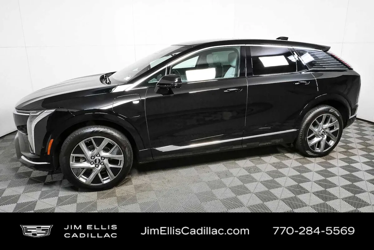 2025 Cadillac OPTIQ Luxury 1 thumbnail 31