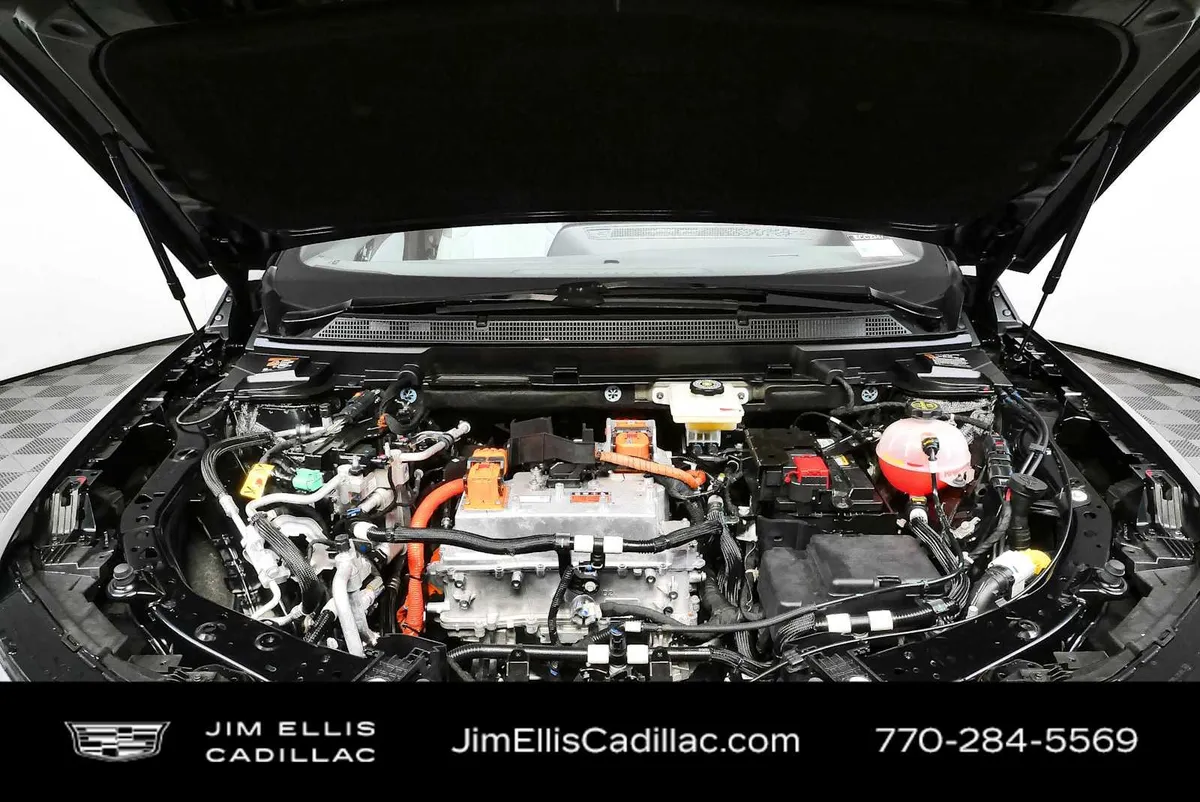 2025 Cadillac OPTIQ Luxury 1 thumbnail 34