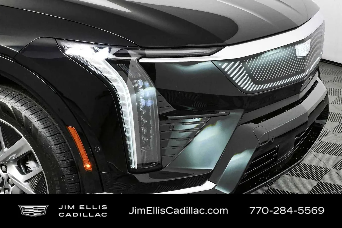 2025 Cadillac OPTIQ Luxury 1 thumbnail 37