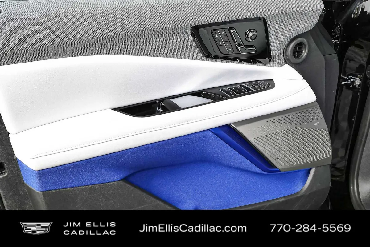 2025 Cadillac OPTIQ Luxury 1 thumbnail 6