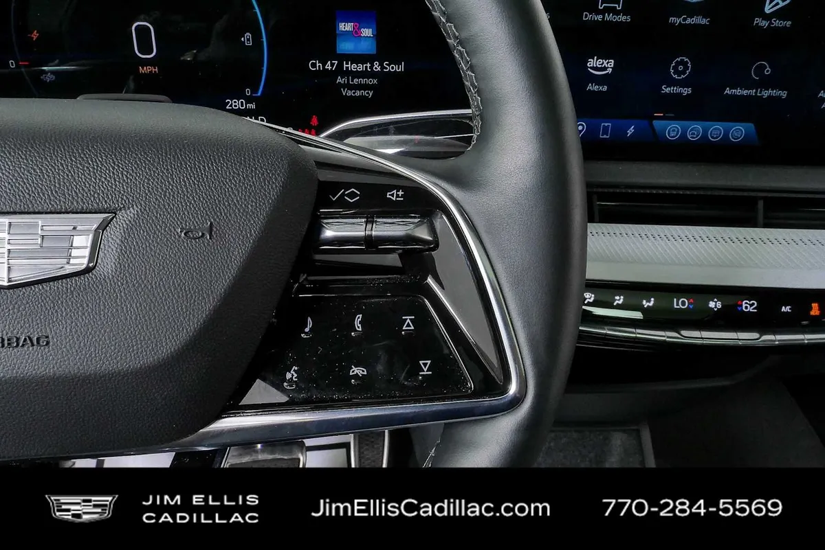 2025 Cadillac OPTIQ Luxury 1 thumbnail 11