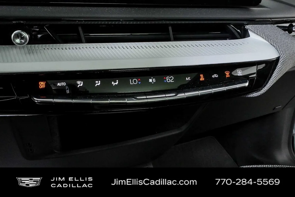 2025 Cadillac OPTIQ Luxury 1 thumbnail 16