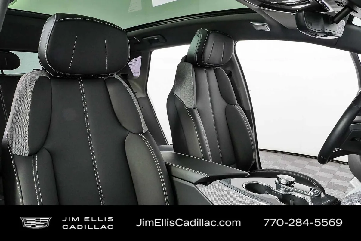 2025 Cadillac OPTIQ Luxury 1 thumbnail 22