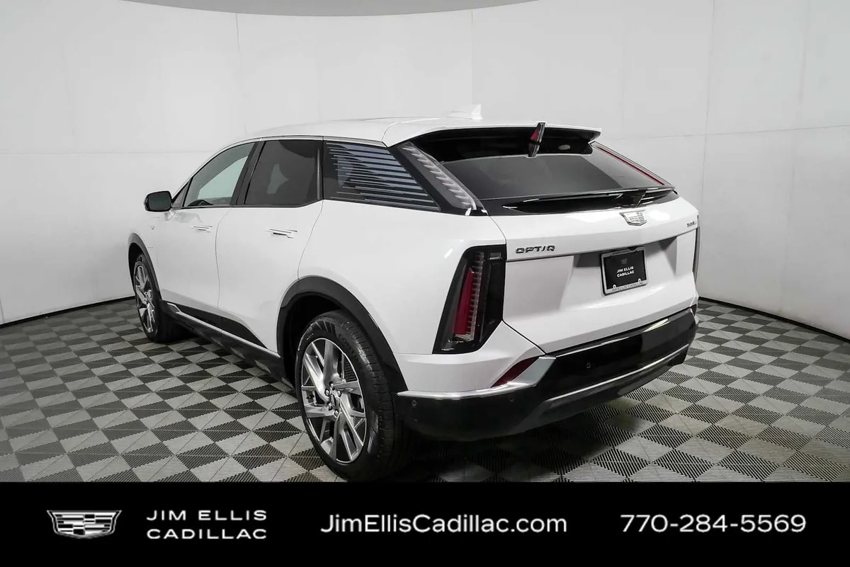 2025 Cadillac OPTIQ Luxury 1 thumbnail 28