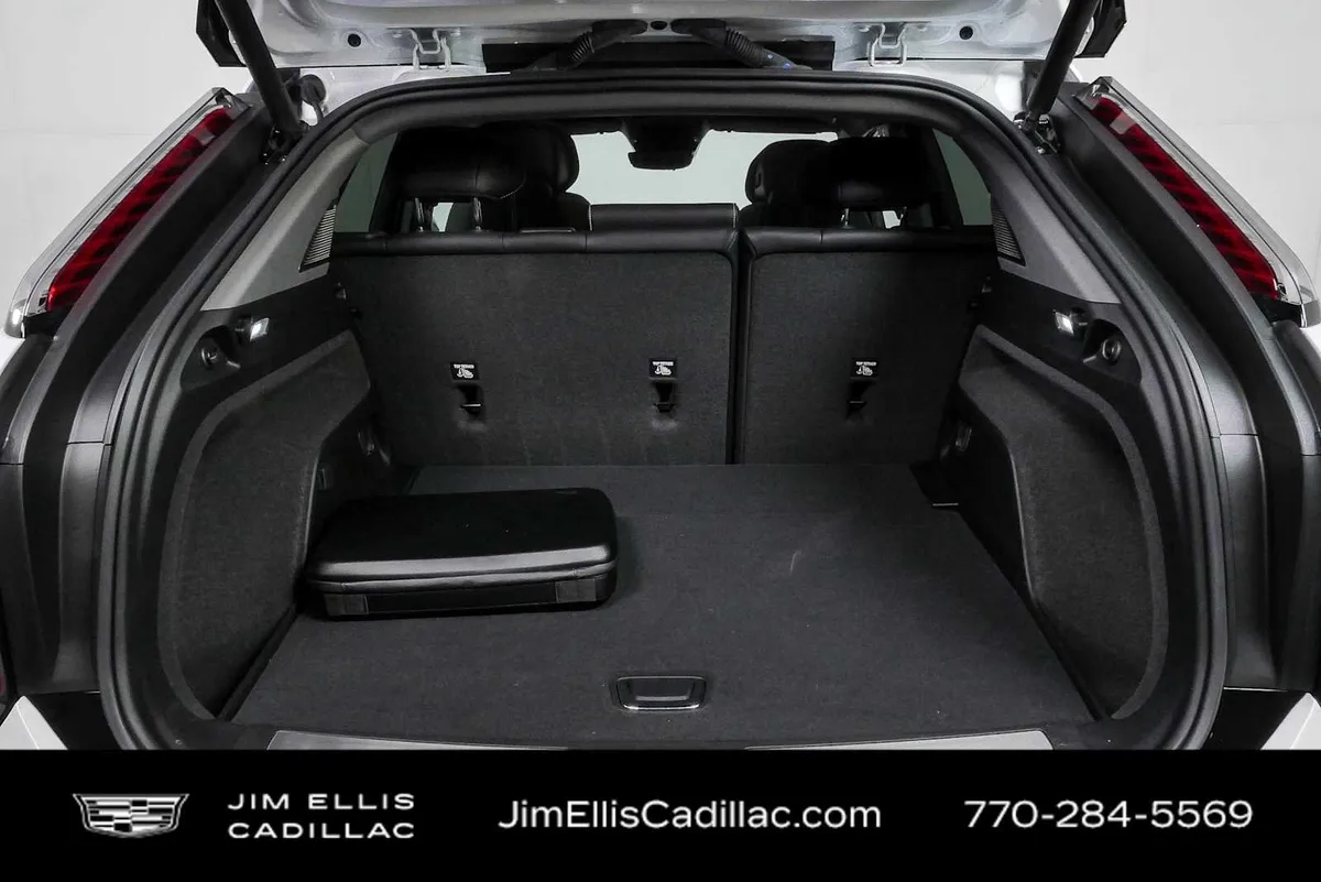 2025 Cadillac OPTIQ Luxury 1 thumbnail 30