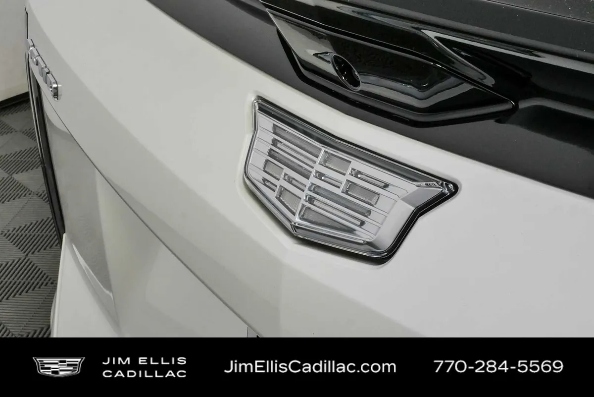 2025 Cadillac OPTIQ Luxury 1 thumbnail 36