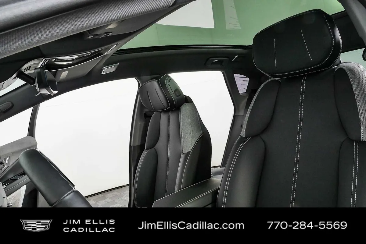 2025 Cadillac OPTIQ Luxury 1 thumbnail 5