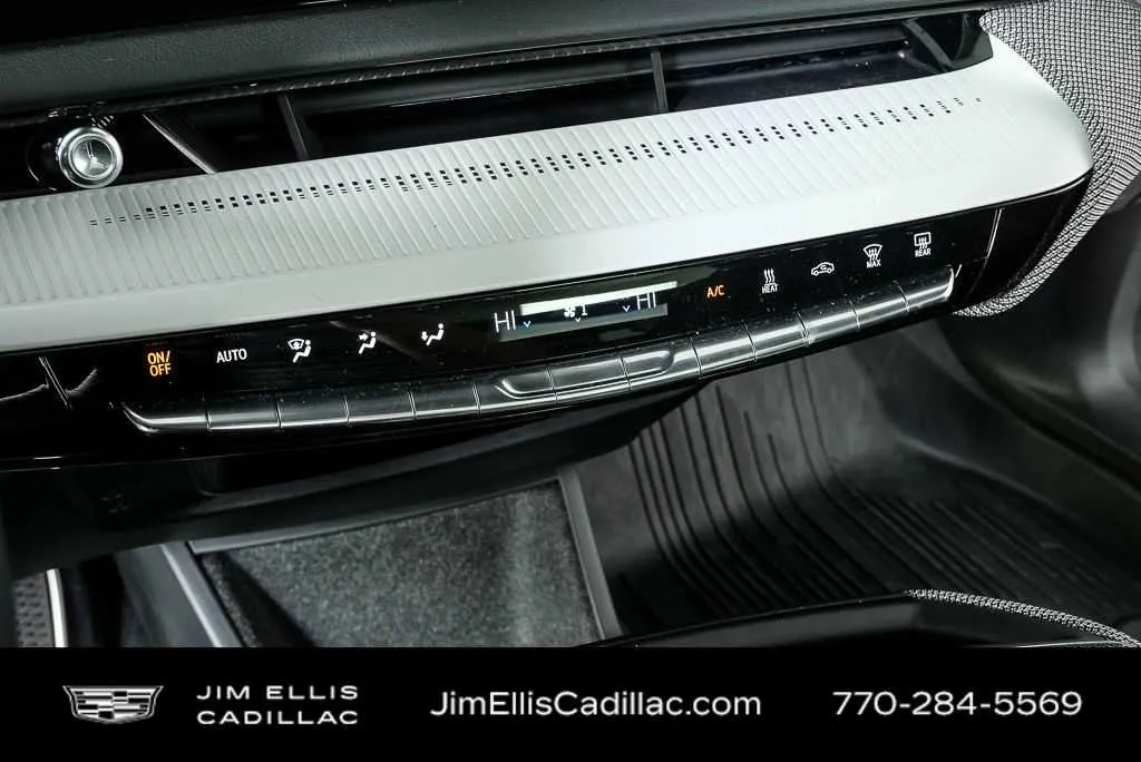 2025 Cadillac OPTIQ Luxury 2 thumbnail 16