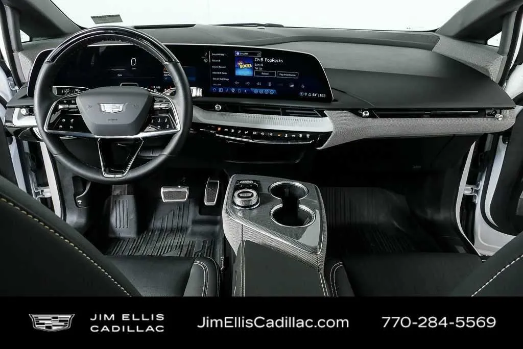 2025 Cadillac OPTIQ Luxury 2 thumbnail 18
