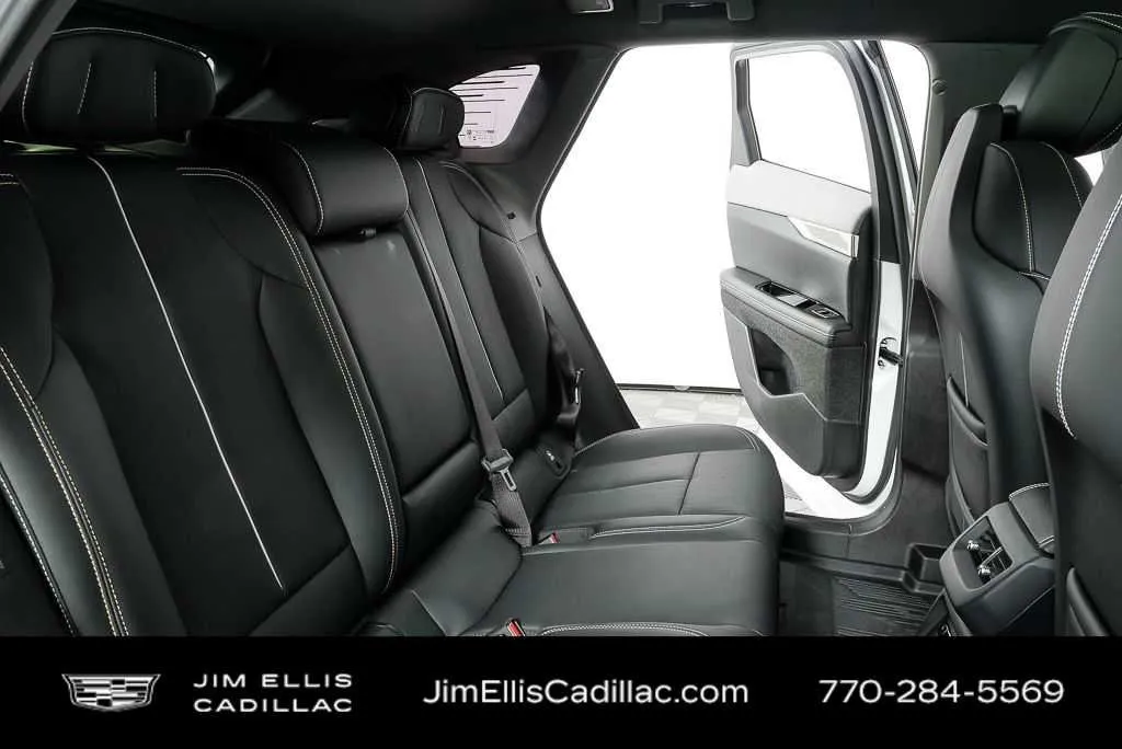 2025 Cadillac OPTIQ Luxury 2 thumbnail 21