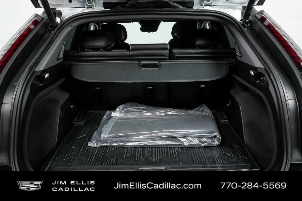 2025 Cadillac OPTIQ Luxury 2 thumbnail 28