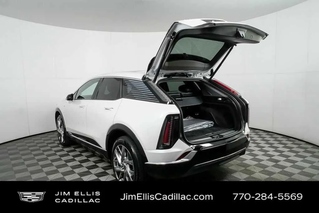 2025 Cadillac OPTIQ Luxury 2 thumbnail 30