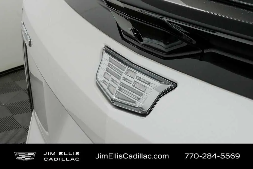 2025 Cadillac OPTIQ Luxury 2 thumbnail 34