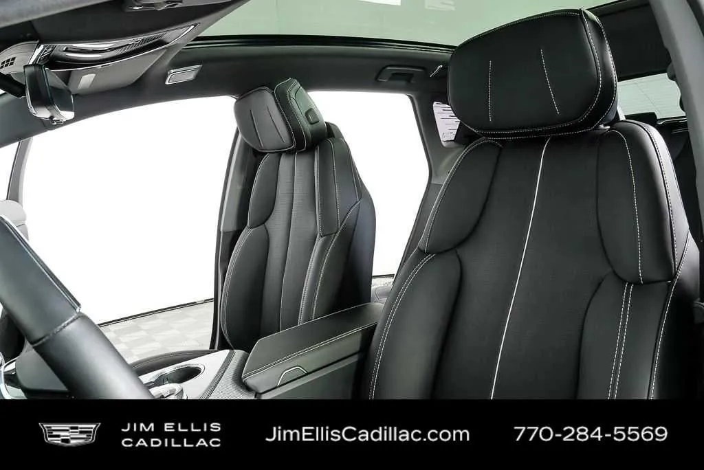 2025 Cadillac OPTIQ Luxury 2 thumbnail 5