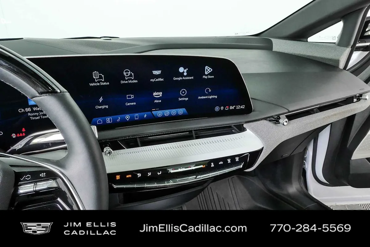 2025 Cadillac OPTIQ Luxury 2 thumbnail 13