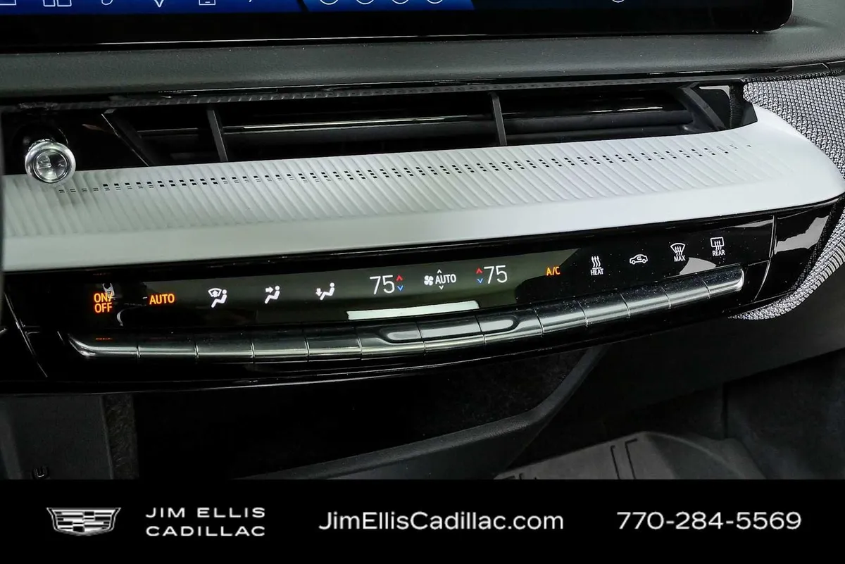 2025 Cadillac OPTIQ Luxury 2 thumbnail 16