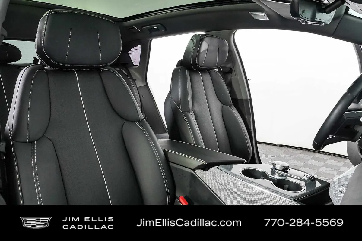 2025 Cadillac OPTIQ Luxury 2 thumbnail 22