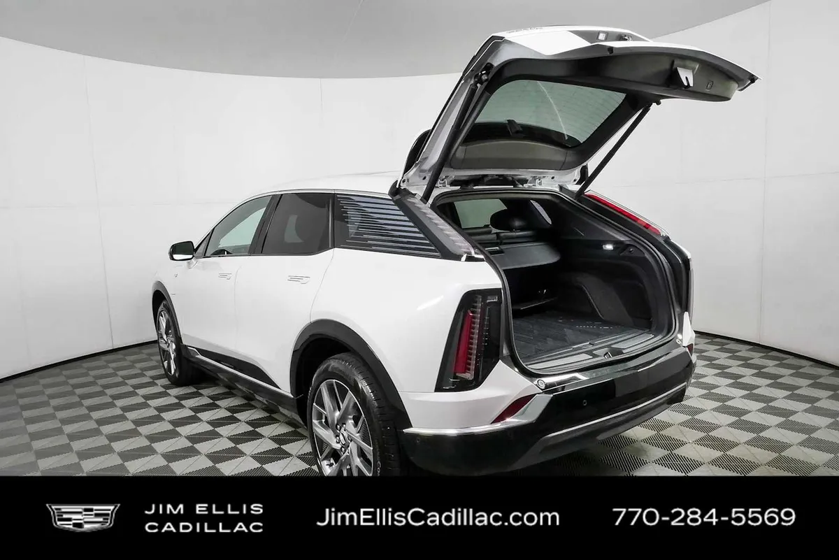 2025 Cadillac OPTIQ Luxury 2 thumbnail 32
