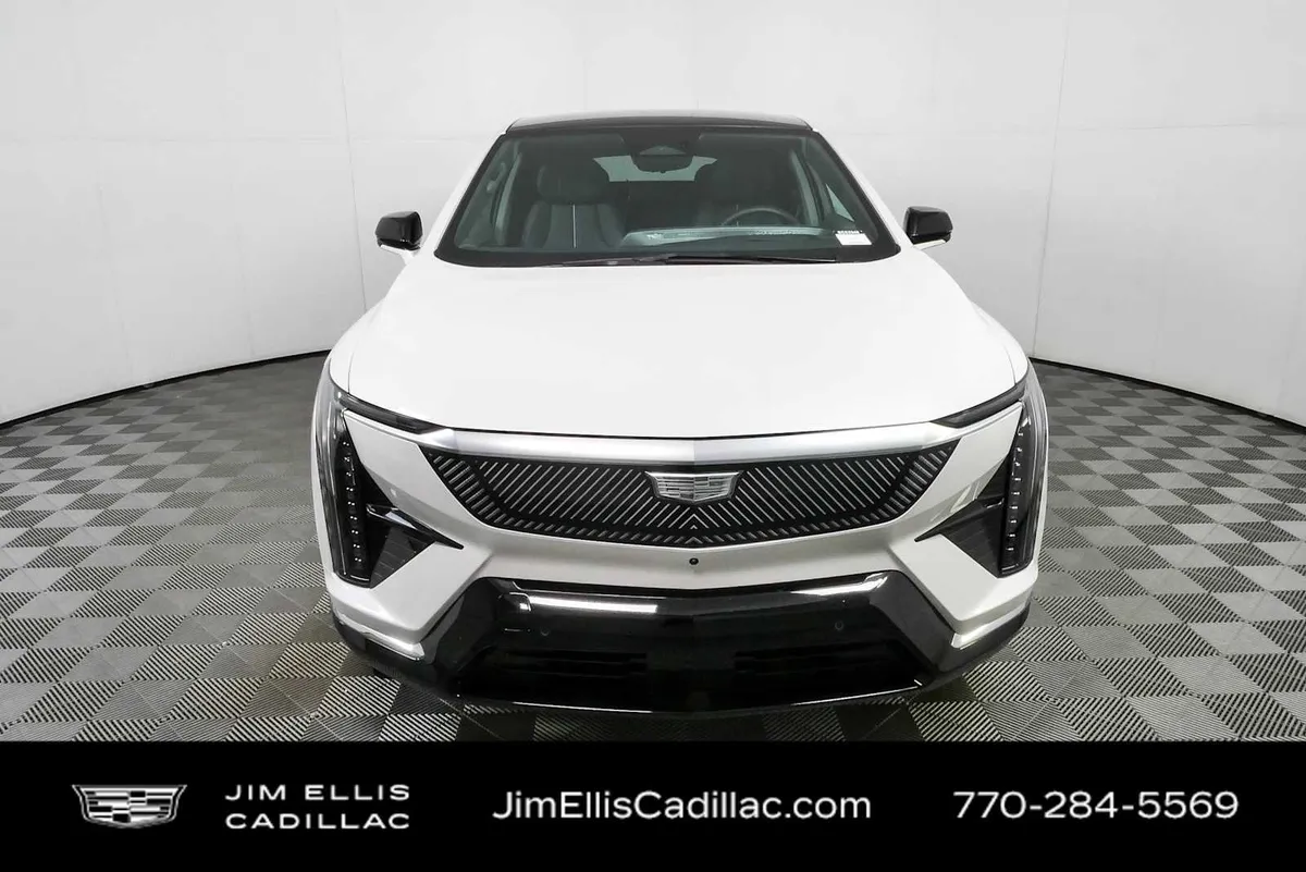2025 Cadillac OPTIQ Luxury 2 thumbnail 35