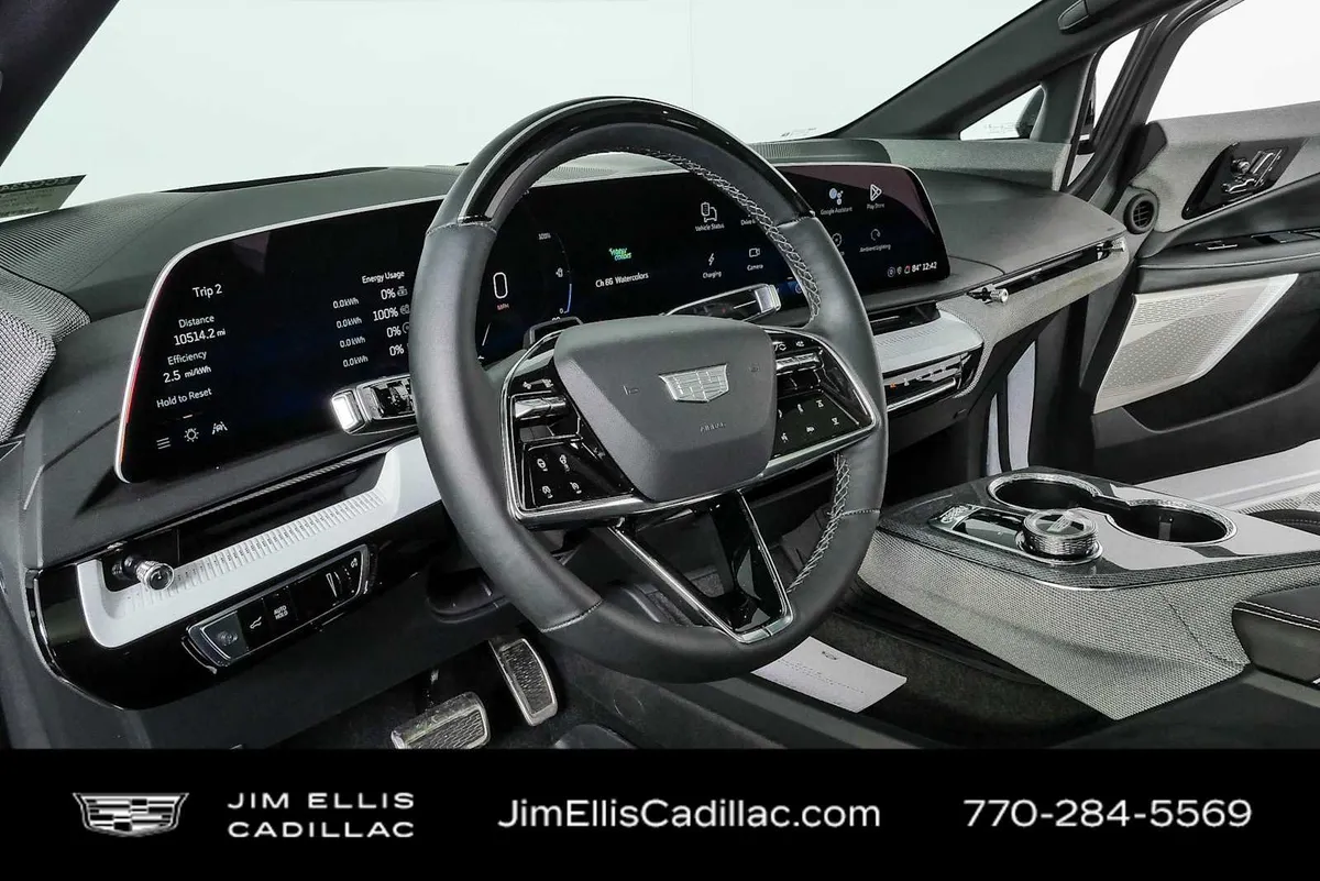 2025 Cadillac OPTIQ Luxury 2 thumbnail 4
