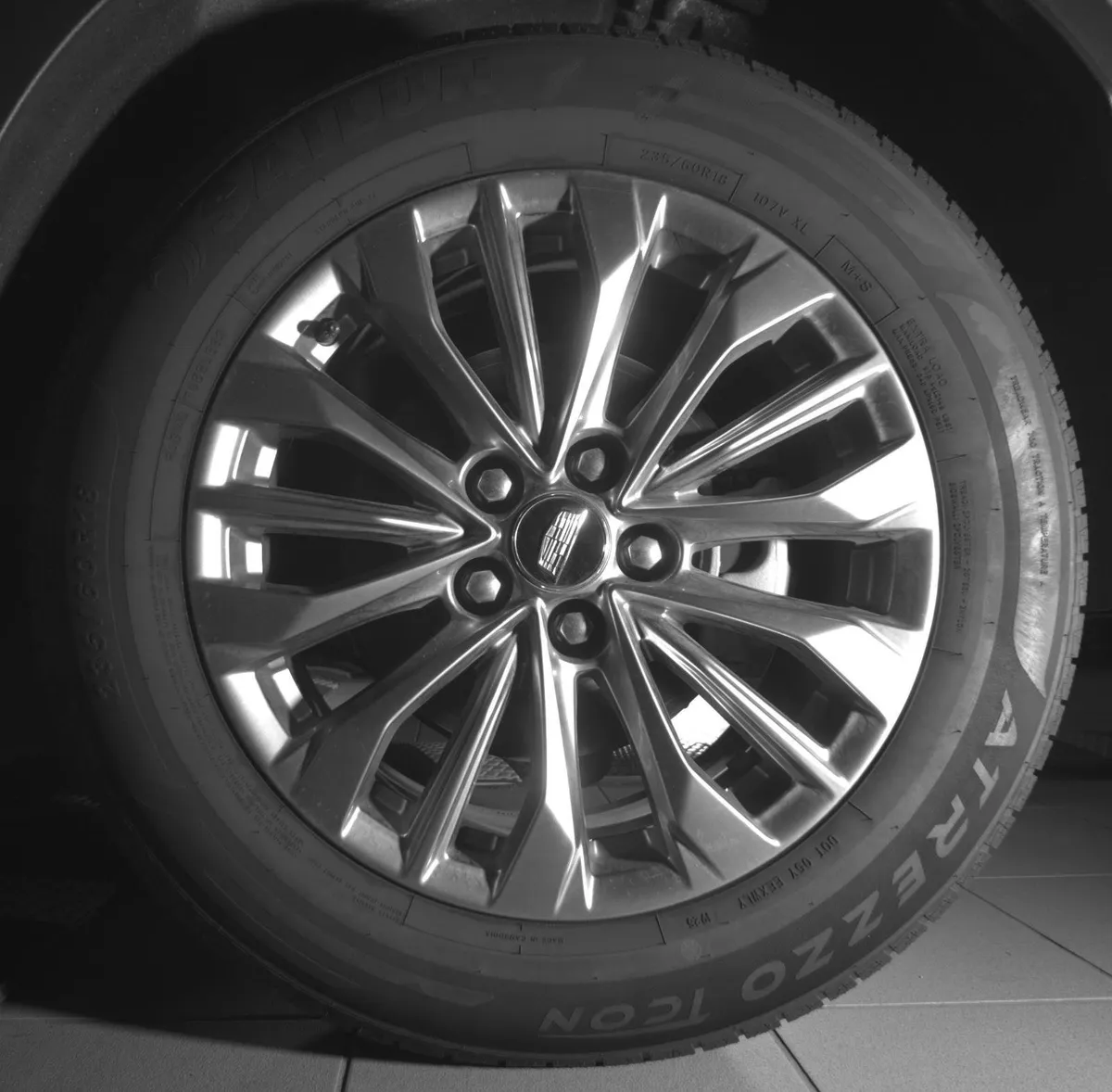 2025 Cadillac XT4 FWD Premium Luxury thumbnail 13