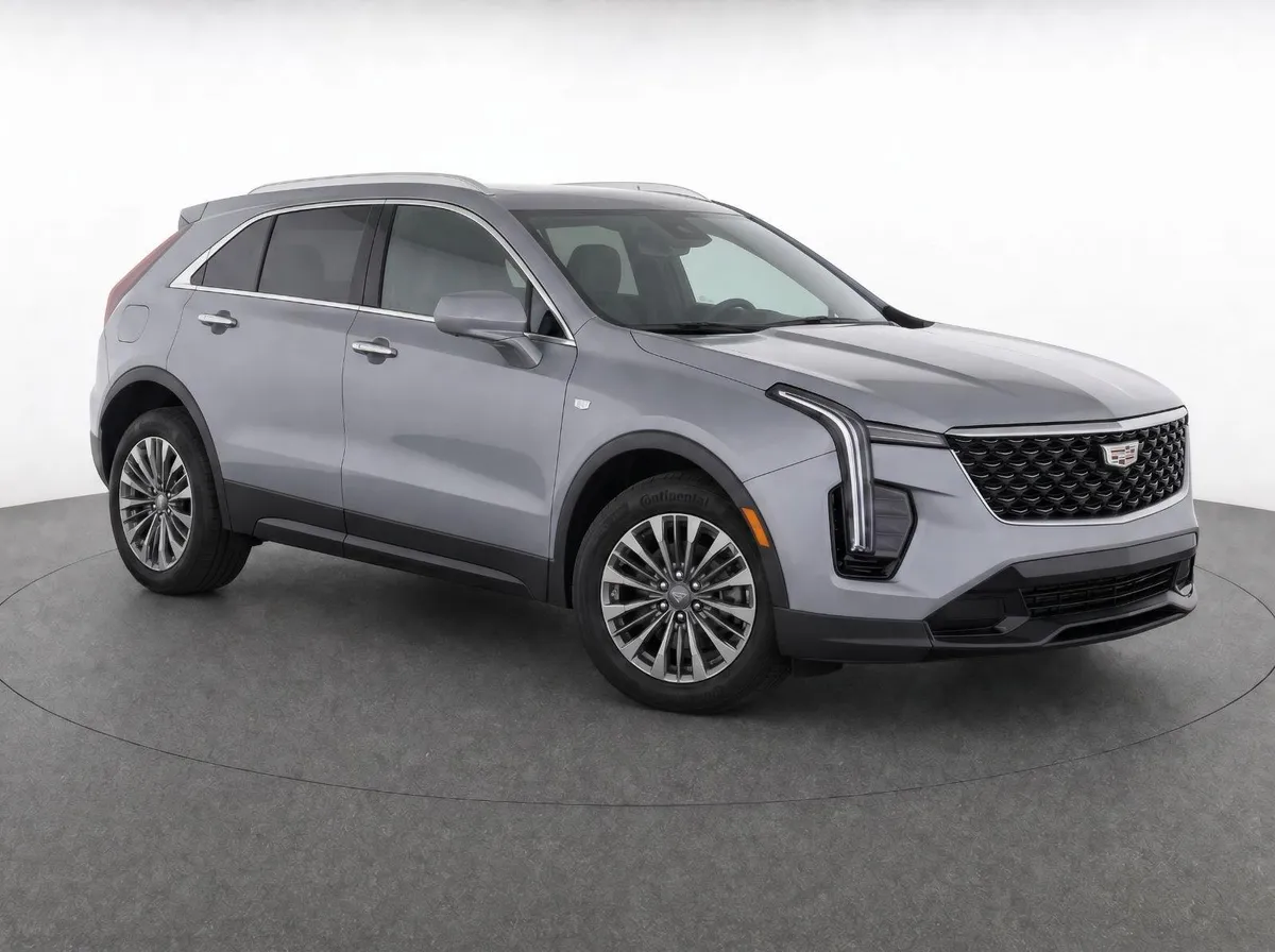 2025 Cadillac XT4 FWD Premium Luxury thumbnail 2