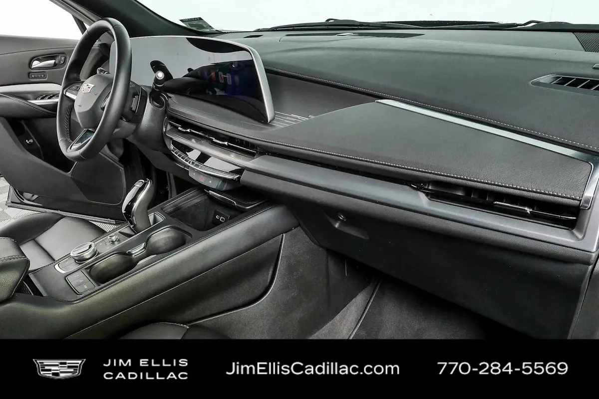 2025 Cadillac XT4 Premium Luxury thumbnail 22