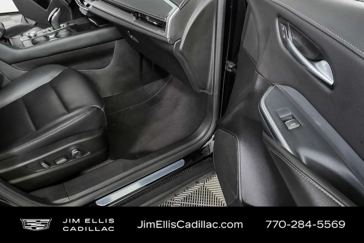 2025 Cadillac XT4 Premium Luxury thumbnail 23