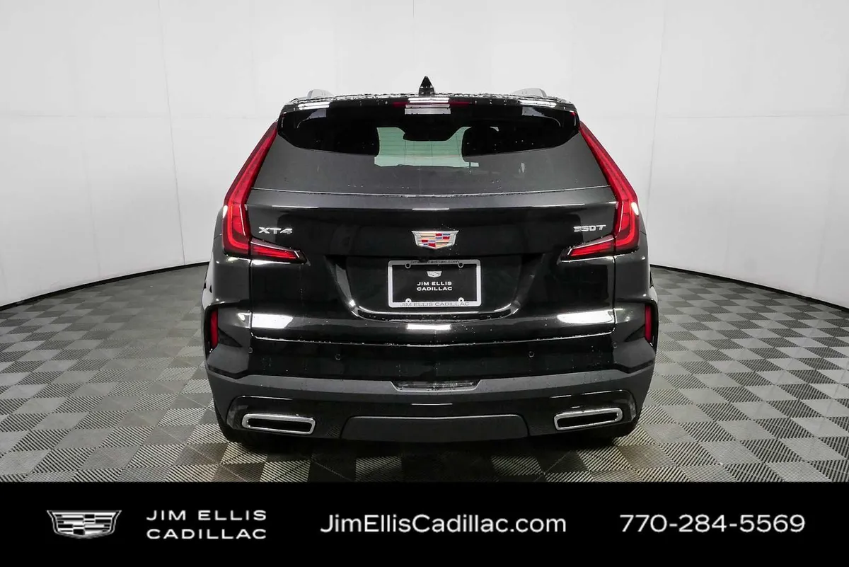 2025 Cadillac XT4 Premium Luxury thumbnail 28