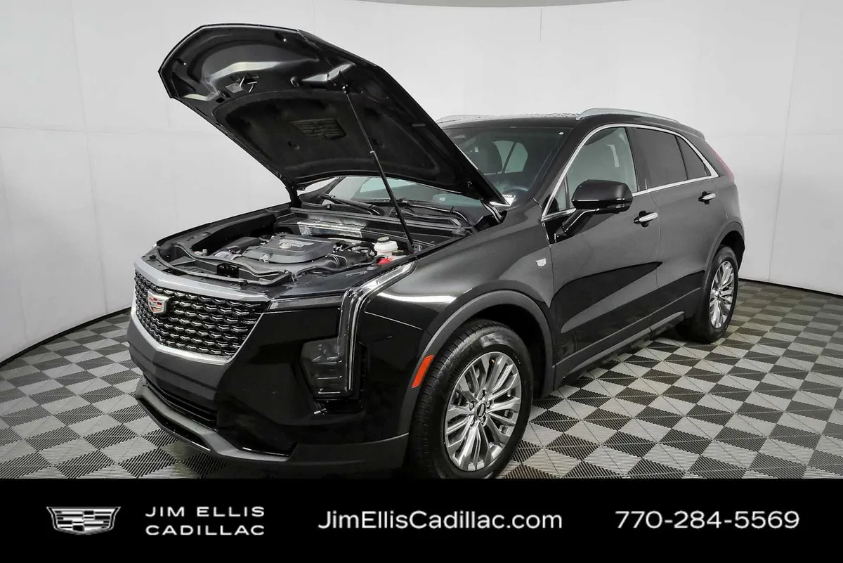 2025 Cadillac XT4 Premium Luxury thumbnail 32