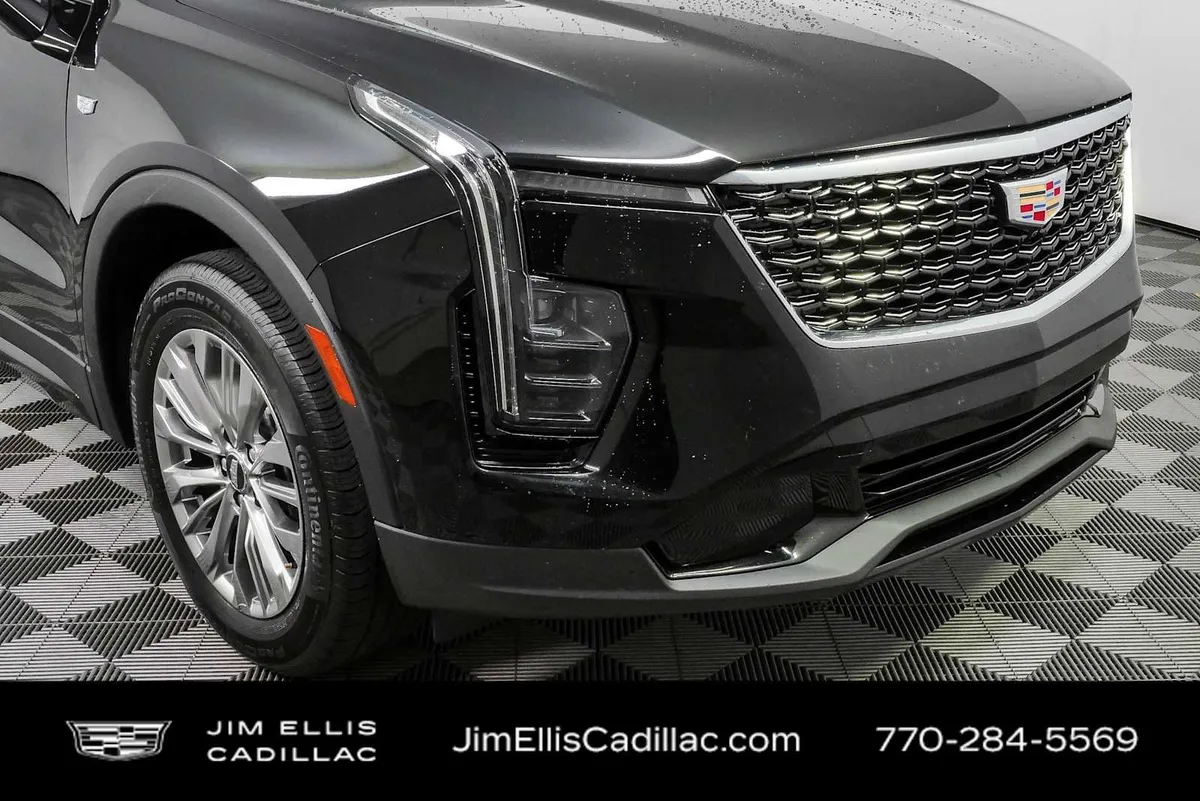 2025 Cadillac XT4 Premium Luxury thumbnail 36