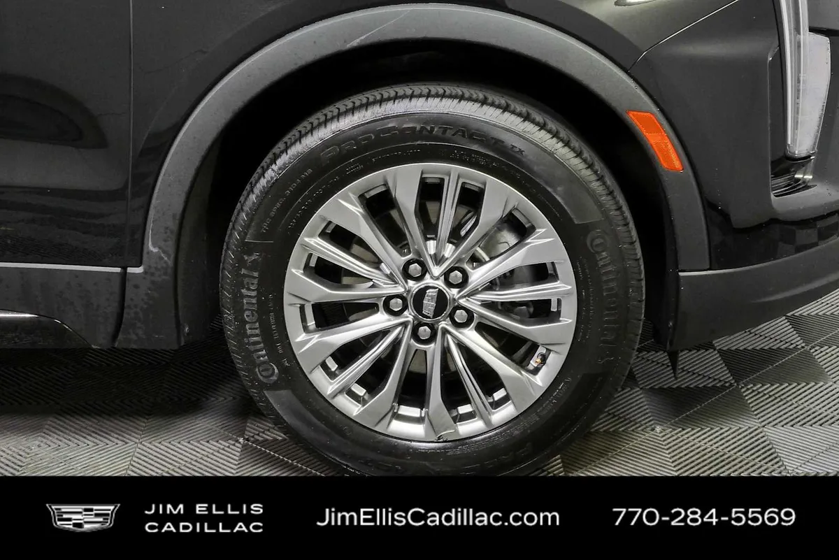 2025 Cadillac XT4 Premium Luxury thumbnail 37