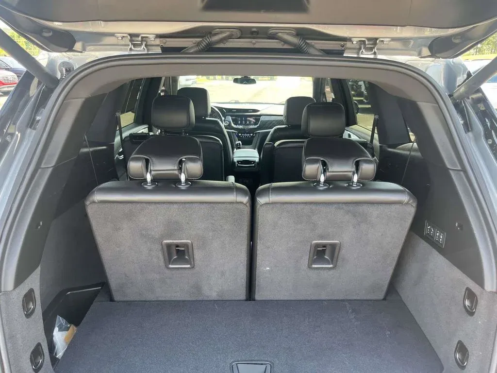 2025 Cadillac XT6 Premium Luxury thumbnail 10