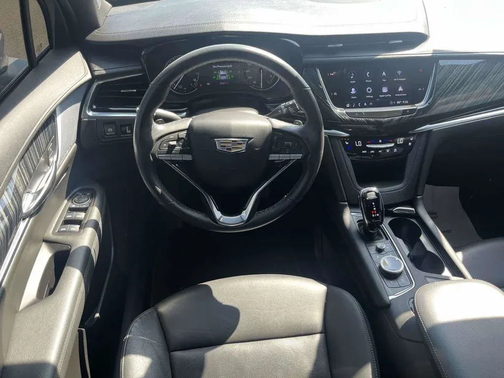 2025 Cadillac XT6 Premium Luxury thumbnail 12