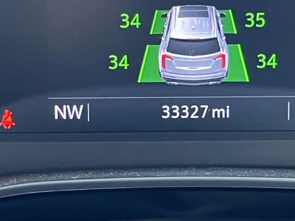2025 Cadillac XT6 Premium Luxury thumbnail 22