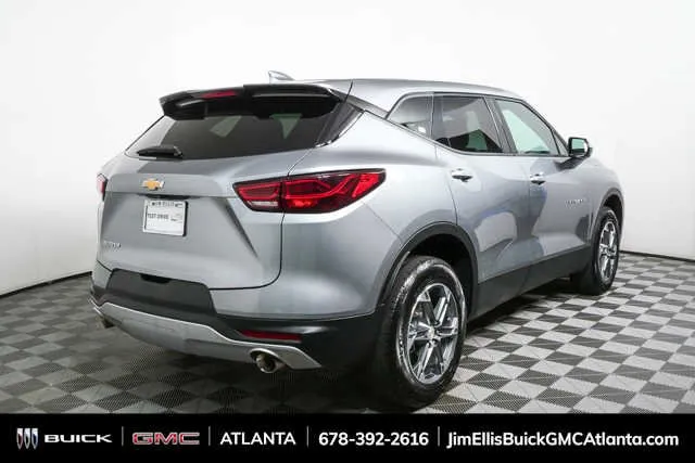 2025 Chevrolet Blazer 2LT thumbnail 3
