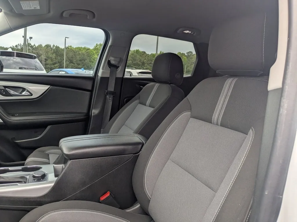 2025 Chevrolet Blazer LT thumbnail 14