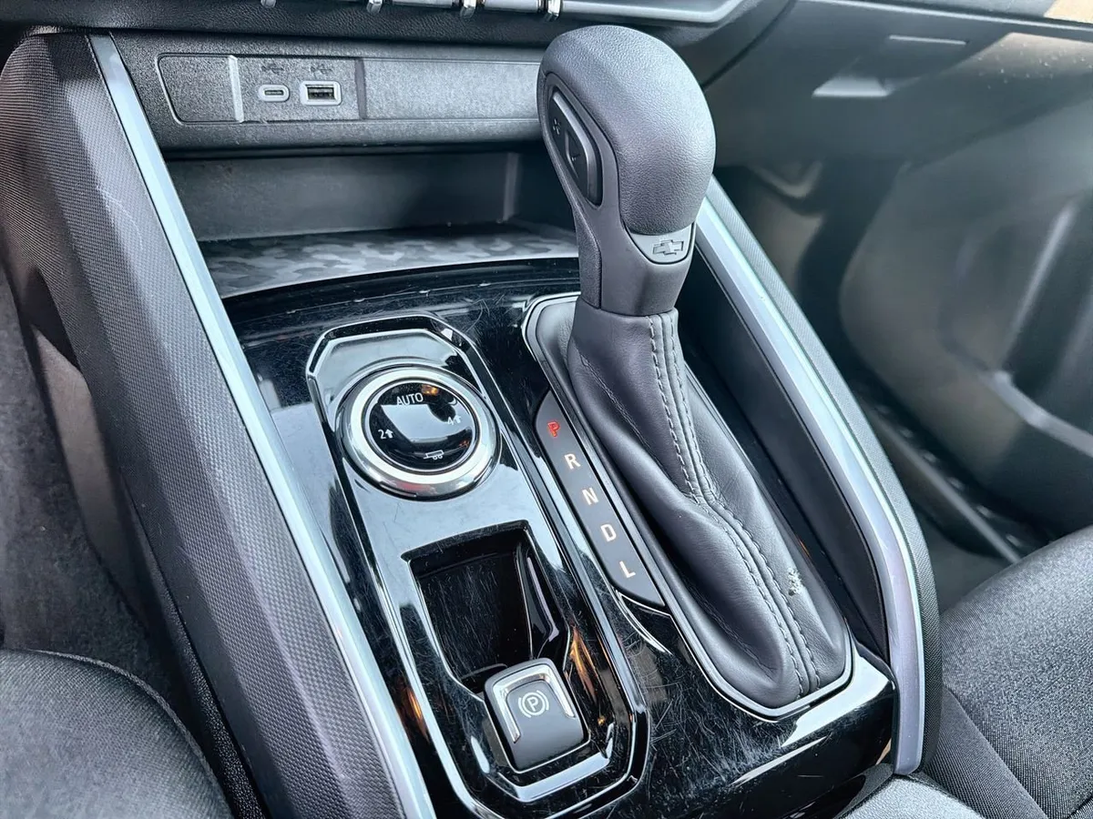 2025 Chevrolet Colorado WT/LT thumbnail 14