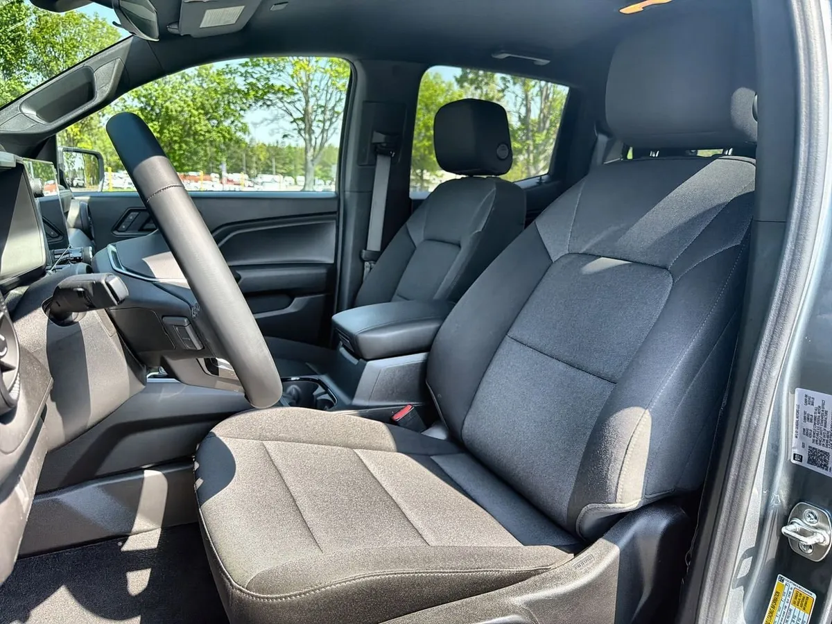 2025 Chevrolet Colorado WT/LT thumbnail 16