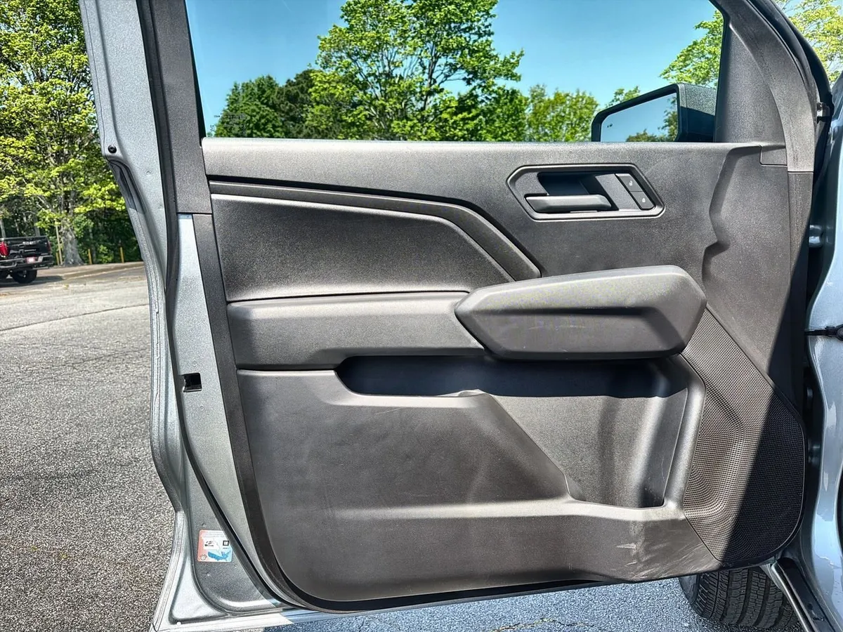 2025 Chevrolet Colorado WT/LT thumbnail 18