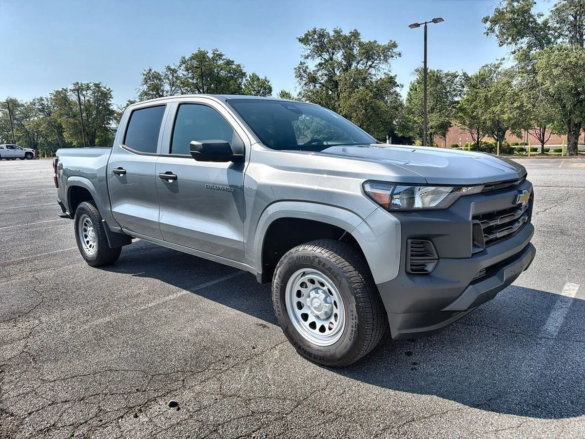 2025 Chevrolet Colorado WT/LT thumbnail 2