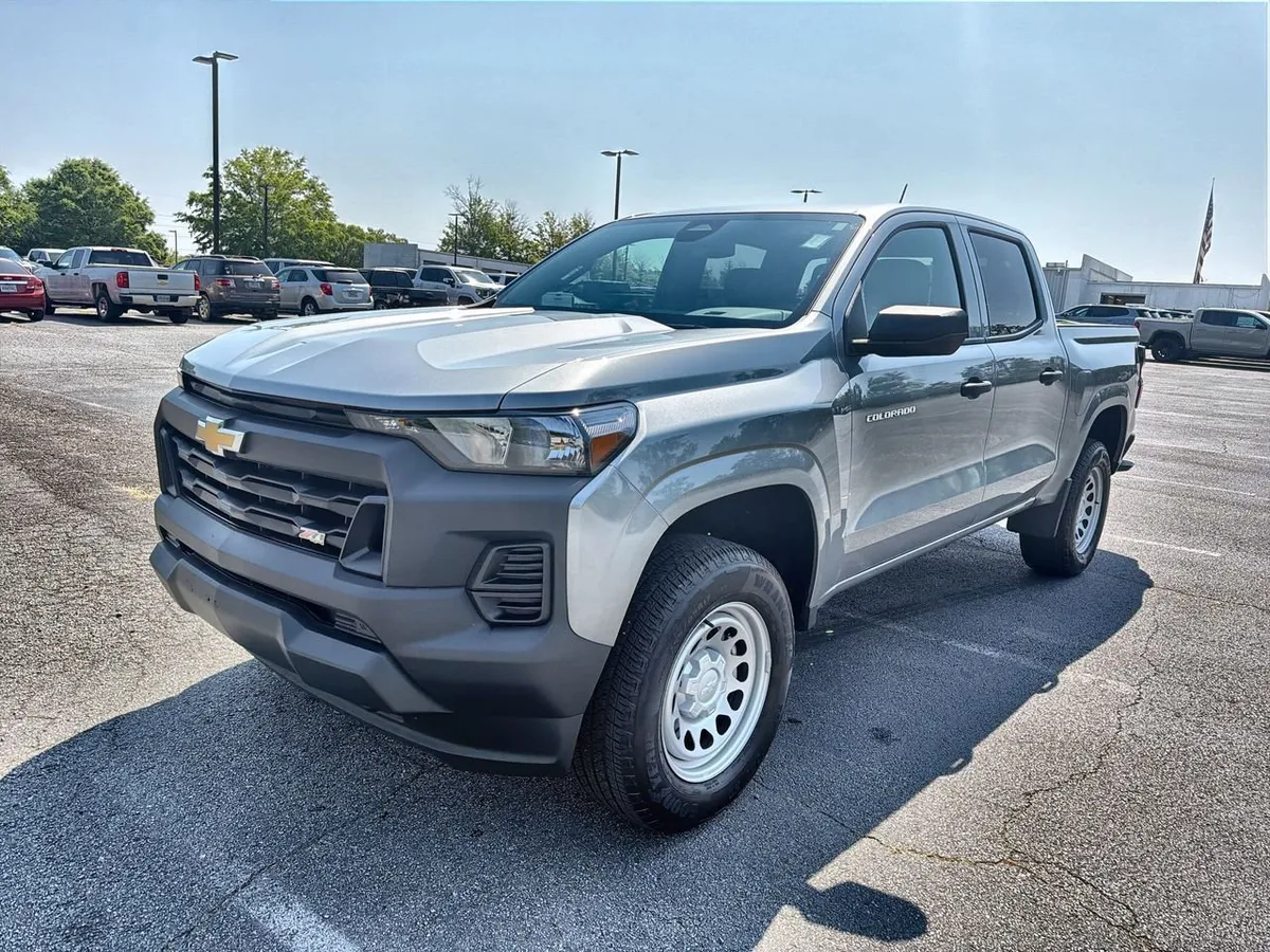 2025 Chevrolet Colorado WT/LT thumbnail 4