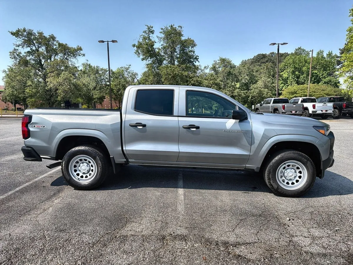 2025 Chevrolet Colorado WT/LT thumbnail 9