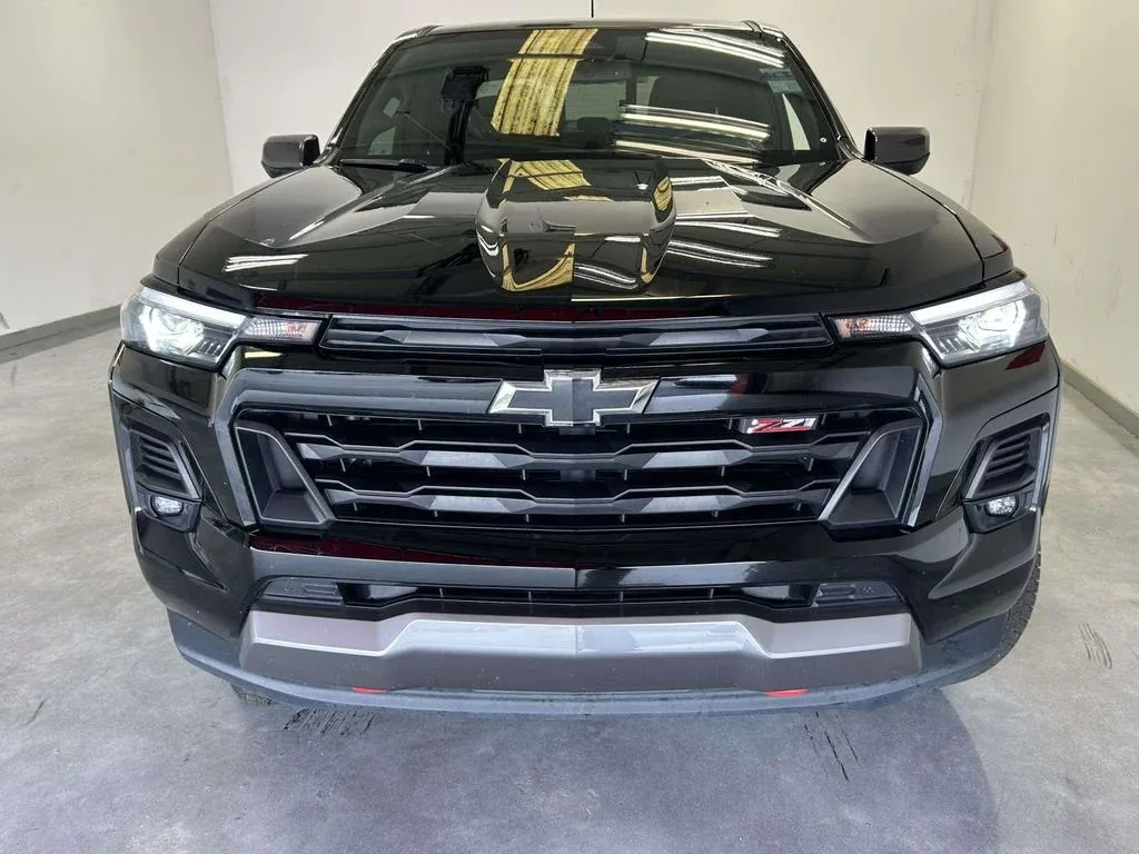 2025 Chevrolet Colorado Z71 thumbnail 8