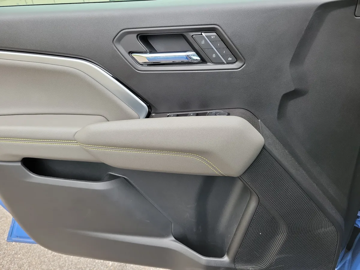 2025 Chevrolet Colorado ZR2 thumbnail 23
